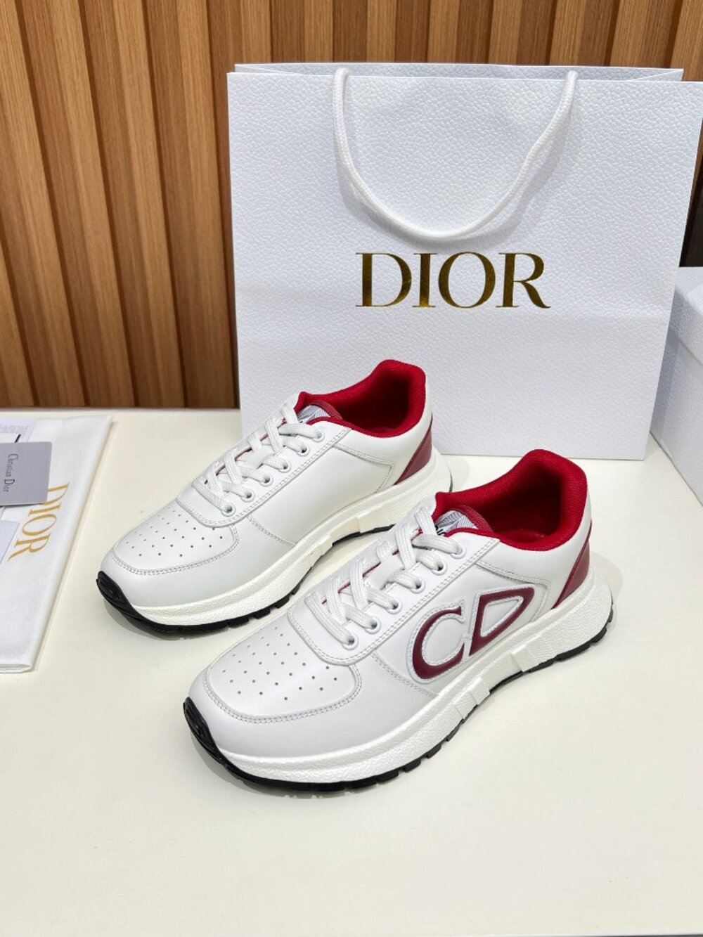 Classic DIOR Shoes: A Stylish and Versatile Choice for Elegance
